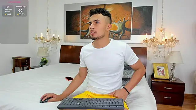 Valentiinoss online show from 01-13-26, 08:36