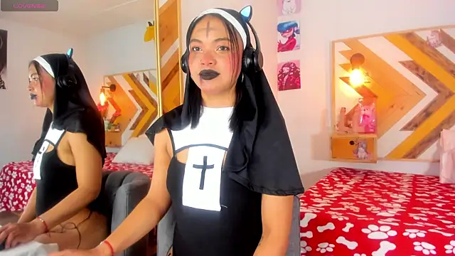 SoleneFontaine online show from 10-31-25, 12:28