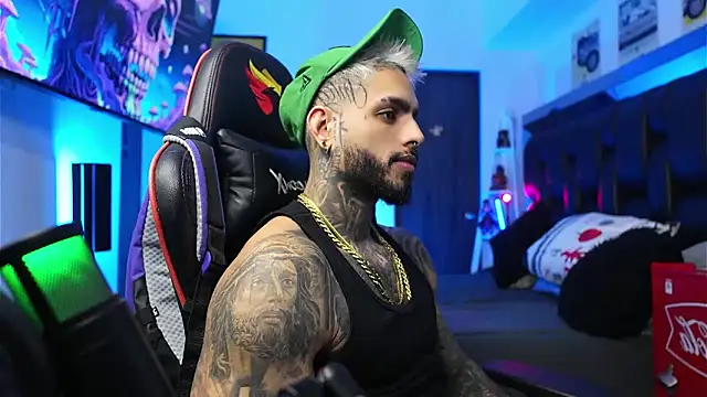 logan hugh8 online show from 02-10-26, 09:13