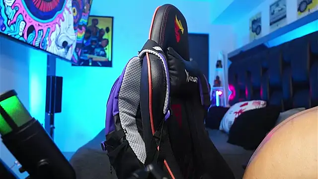 logan hugh8 online show from 02-13-26, 03:24