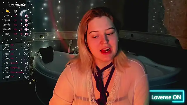 Snapshot of HelenHartt chatting on 02-06-26, 09:01 HelenHartt online show from 02-06-26, 09:01