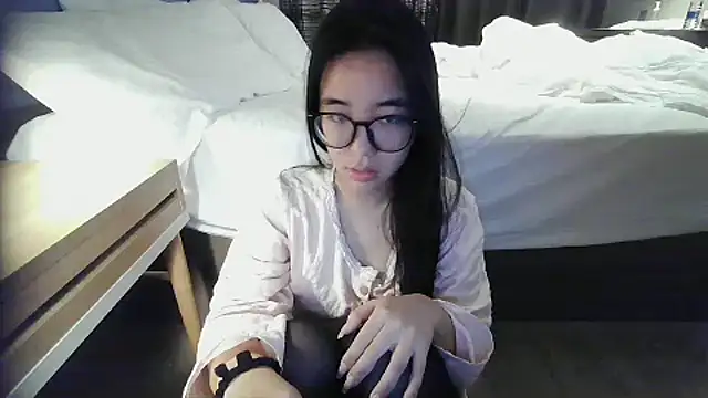 Snapshot of luluya1314 chatting on 10-25-25, 08:11 luluya1314 online show from 10-25-25, 08:11