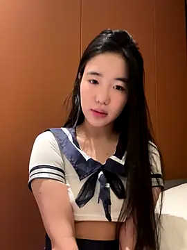 Snapshot of luluya1314 chatting on 11-23-25, 01:49 luluya1314 online show from 11-23-25, 01:49