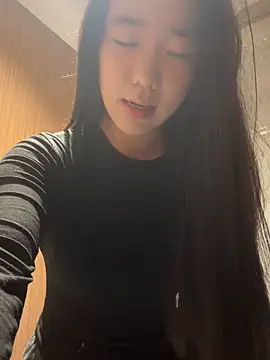 Snapshot of luluya1314 chatting on 11-27-25, 02:13 luluya1314 online show from 11-27-25, 02:13