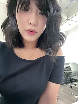 luluya1314 online show from 04-24-26, 05:32