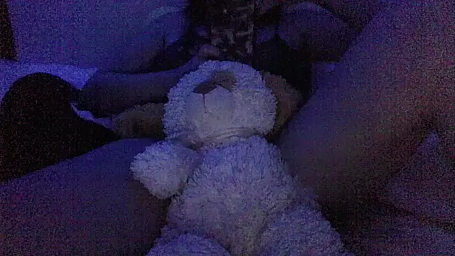 Snapshot of jenmarquez_ chatting on 10-27-25, 05:33 jenmarquez online show from 10-27-25, 05:33