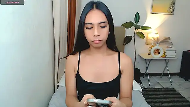 Snapshot of scarlet_smith7 chatting on 07-10-26, 01:10 scarlet smith7 online show from 07-10-26, 01:10