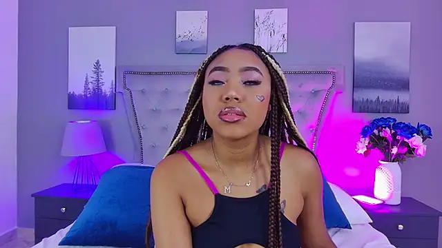 AngelaRoberts online show from 11-20-25, 04:56