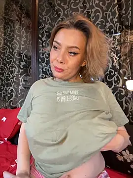 Snapshot of emmasweett11 chatting on 12-03-25, 09:18 emmasweett11 online show from 12-03-25, 09:18