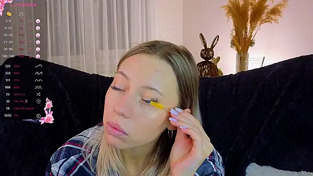 NyxaThorn online show from 11-08-25, 02:39