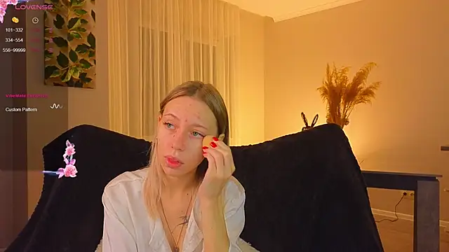 NyxaThorn online show from 11-14-25, 02:38