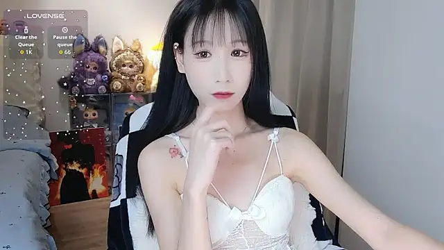 Snapshot of M-OTT_ chatting on 05-04-26, 01:29 M-OTT online show from 05-04-26, 01:29