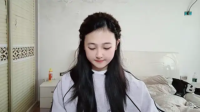 Snapshot of xxz98 chatting on 12-17-25, 04:29 xxz98 online show from 12-17-25, 04:29