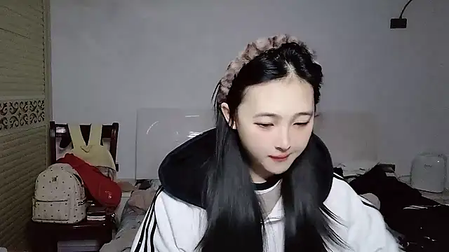 Snapshot of xxz98 chatting on 01-06-26, 12:53 xxz98 online show from 01-06-26, 12:53