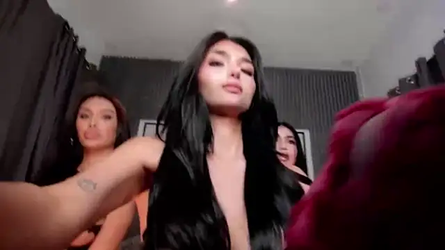 Snapshot of GeorginaMiller04 chatting on 10-25-25, 05:37 GeorginaMiller04 online show from 10-25-25, 05:37