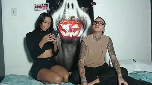 ParisAndVi online show from 10-29-25, 02:03