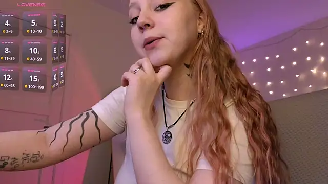 Snapshot of RebeccaAster chatting on 06-02-26, 04:53 RebeccaAster online show from 06-02-26, 04:53