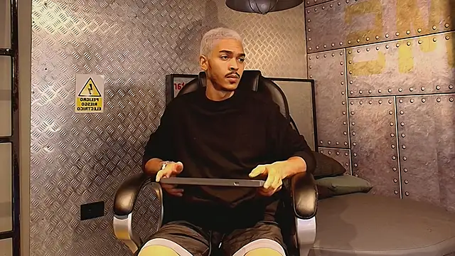 MarcusRain  online show from 09-26-25, 04:05