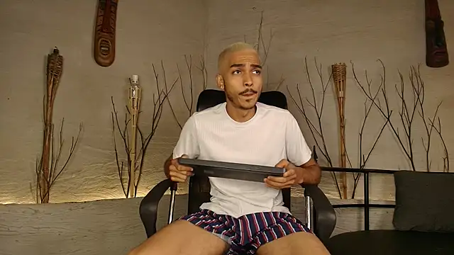 MarcusRain  online show from 10-31-25, 07:26