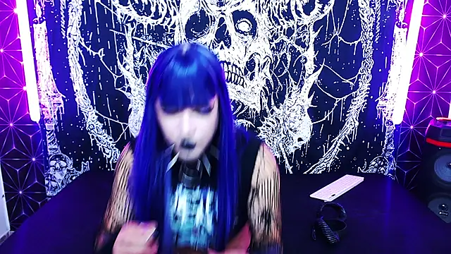 Snapshot of naomi_satan chatting on 06-11-26, 02:53 naomi satan online show from 06-11-26, 02:53
