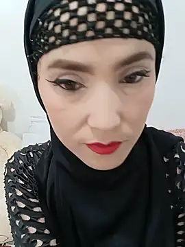 Snapshot of jamila_zair chatting on 06-12-26, 01:21 jamila zair online show from 06-12-26, 01:21