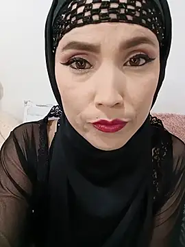 Snapshot of jamila_zair chatting on 06-18-26, 03:38 jamila zair online show from 06-18-26, 03:38
