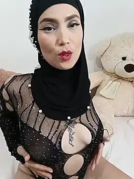 Snapshot of jamila_zair chatting on 07-28-26, 08:34 jamila zair online show from 07-28-26, 08:34