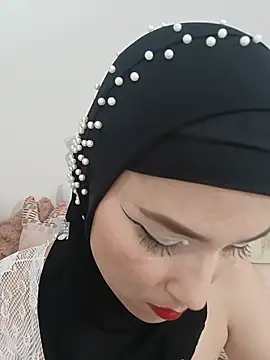 Snapshot of jamila_zair chatting on 07-31-26, 02:27 jamila zair online show from 07-31-26, 02:27
