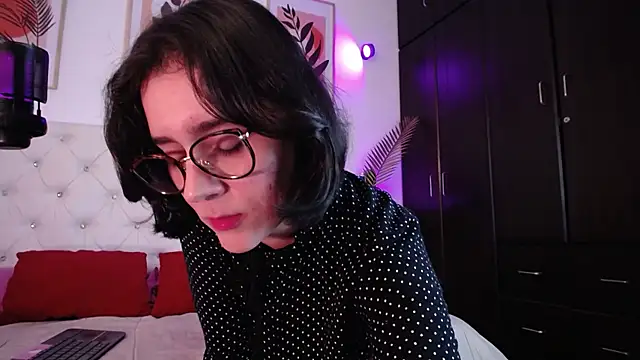 barbyehot online show from 12-17-25, 03:18