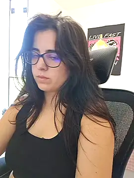 Snapshot of CutteGirl99 chatting on 10-10-25, 01:21 CutteGirl99 online show from 10-10-25, 01:21