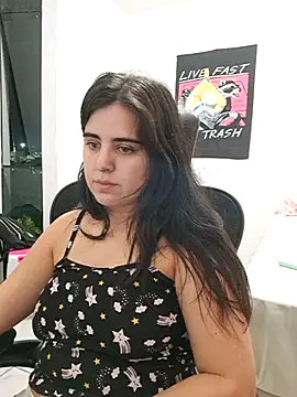 Snapshot of CutteGirl99 chatting on 10-15-25, 11:38 CutteGirl99 online show from 10-15-25, 11:38