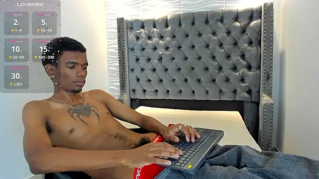 Snapshot of nero_reyd chatting on 02-18-26, 07:32 nero reyd online show from 02-18-26, 07:32