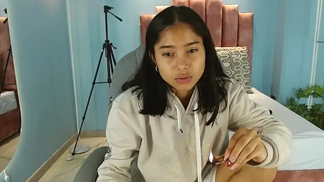 Snapshot of Milaa_Star_ chatting on 02-12-26, 04:18 Milaa Star online show from 02-12-26, 04:18