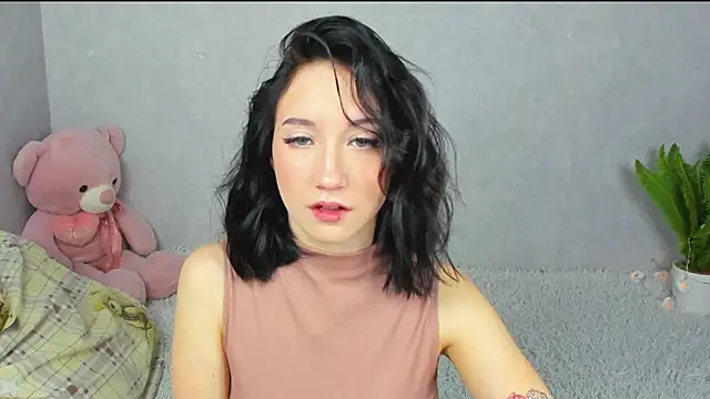 EileenMoores online show from 12-05-25, 05:09