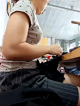 irina hana online show from 10-27-25, 01:20