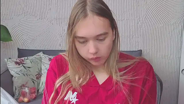 Snapshot of Vel1ka chatting on 09-14-25, 04:44 Vel1ka online show from 09-14-25, 04:44