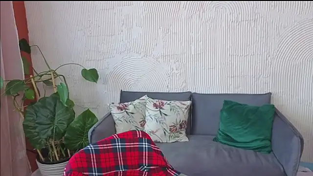 Snapshot of Vel1ka chatting on 09-16-25, 09:43 Vel1ka online show from 09-16-25, 09:43