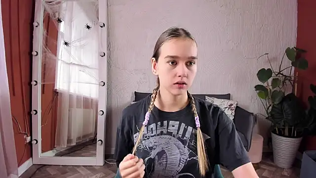 Snapshot of Vel1ka chatting on 11-01-25, 04:47 Vel1ka online show from 11-01-25, 04:47