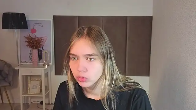 Snapshot of Vel1ka chatting on 12-01-25, 04:39 Vel1ka online show from 12-01-25, 04:39