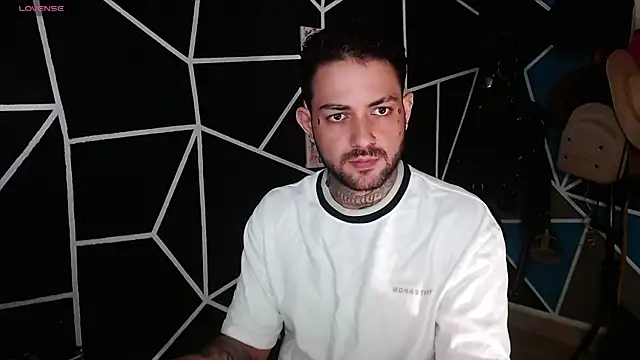 nicolastorres99 online show from 10-31-25, 02:23