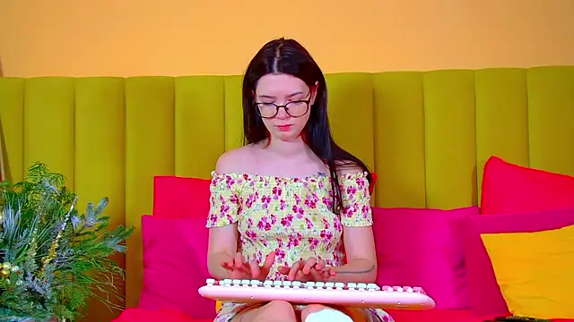 MelissaMays online show from 12-16-25, 07:19