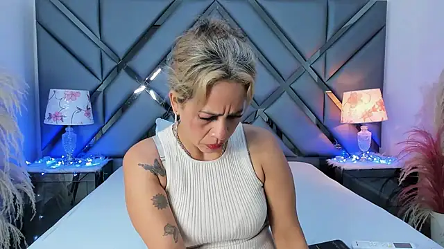 Alisson Milf online show from 01-18-26, 01:04