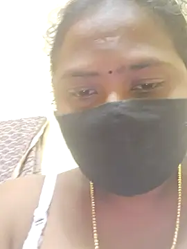 Snapshot of Tamilreethu chatting on 11-08-25, 06:18 Tamilreethu online show from 11-08-25, 06:18