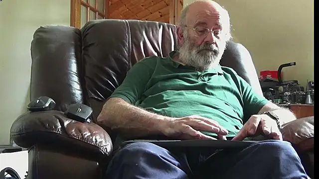 Snapshot of janzer13 chatting on 06-30-26, 01:12 janzer13 online show from 06-30-26, 01:12