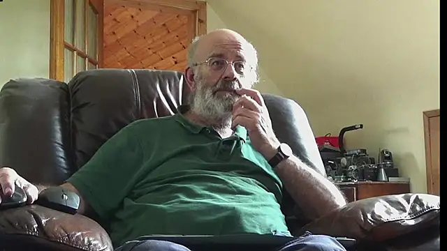 Snapshot of janzer13 chatting on 08-01-26, 01:21 janzer13 online show from 08-01-26, 01:21