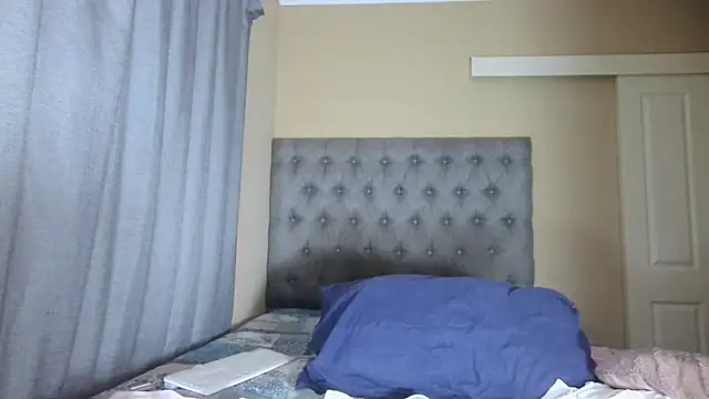 Snapshot of nanababe1 chatting on 01-01-25, 10:43 nanababe1 online show from 01-01-25, 10:43