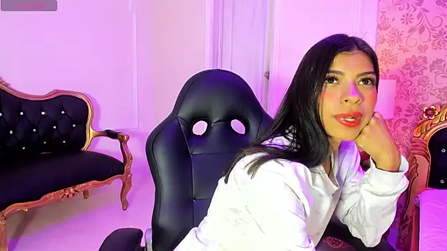 Snapshot of Lola_Pierce chatting on 09-12-25, 12:16 Lola Pierce online show from 09-12-25, 12:16