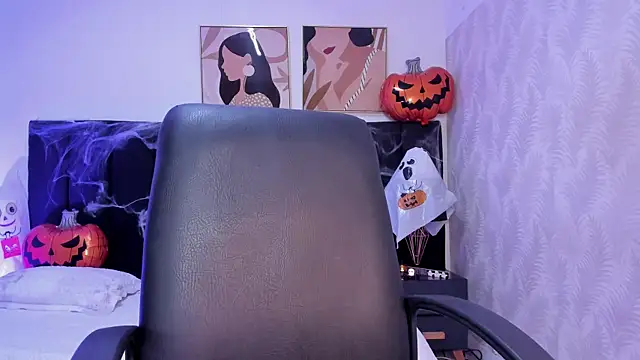 kaylaadams7 online show from 10-31-25, 11:11