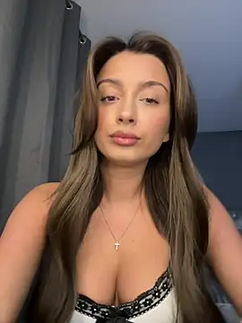 Snapshot of ellariverss chatting on 05-21-26, 02:18 ellariverss online show from 05-21-26, 02:18