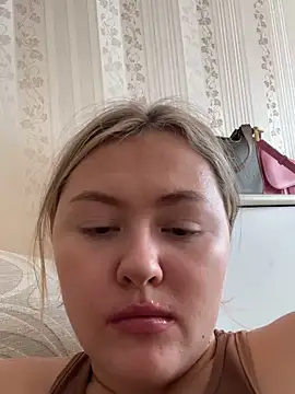 Snapshot of SunshineEmma chatting on 09-15-25, 12:49 SunshineEmma online show from 09-15-25, 12:49